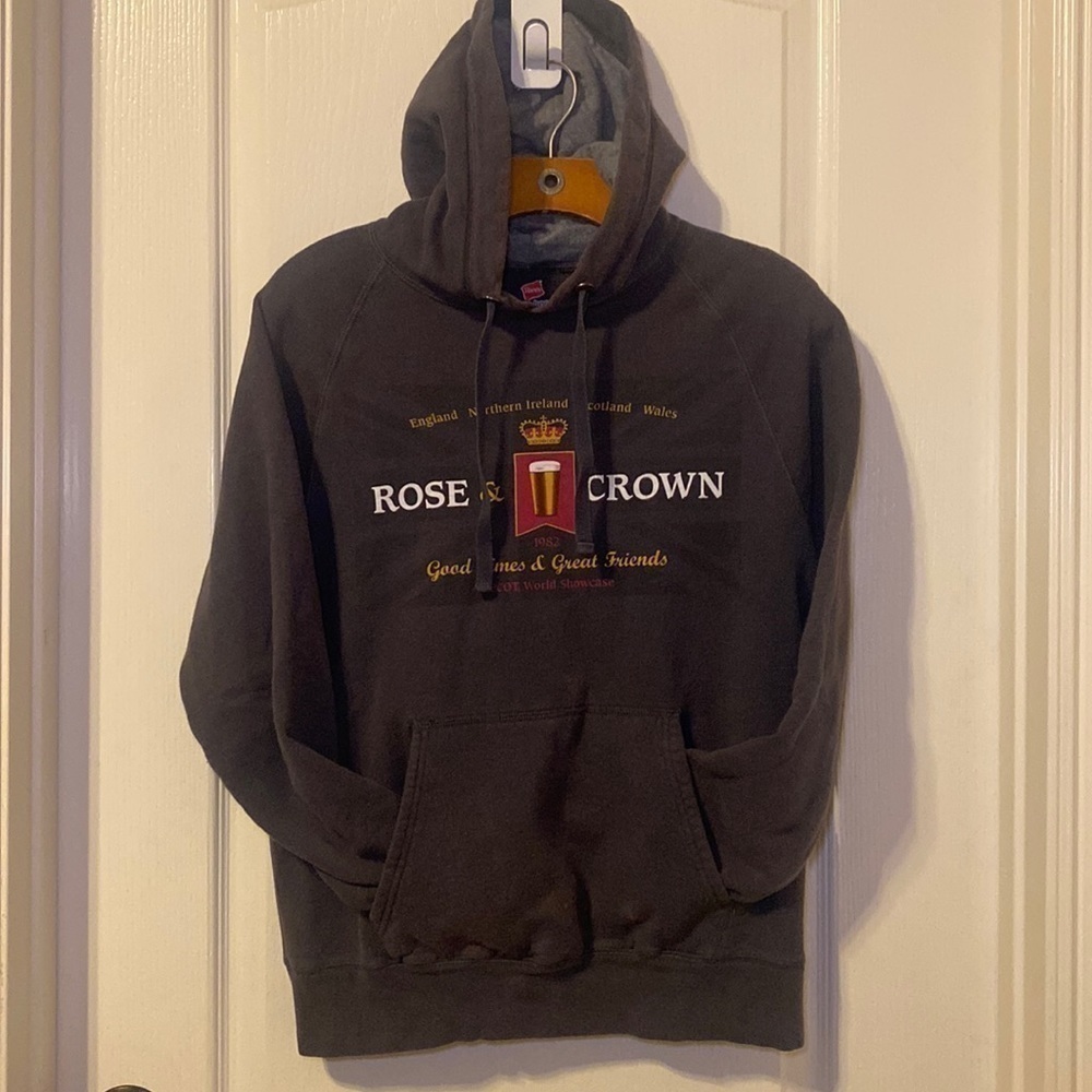Disney Parks Rose and Crown Epcot Gray Graphic Sweatshirt Size Small GUC